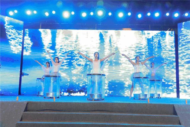 惊艳！超模维密秀空降！绍兴这个地方都快被挤爆了！