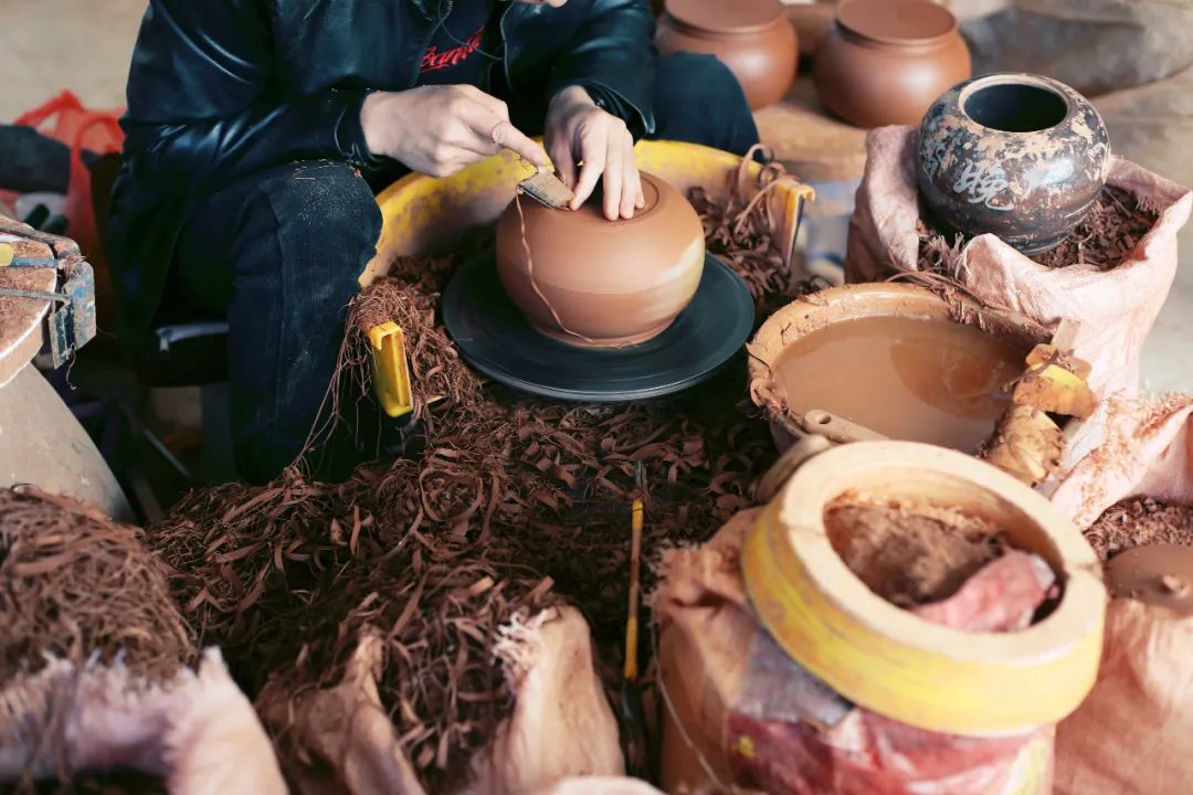 宜兴紫砂茶壶评价,紫砂壶和建水紫陶哪个泡茶好喝