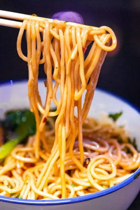 鎴愰兘灏忎紬缃戠孩閰掗,鎴愰兘缃戠孩閰掗閮戝窞