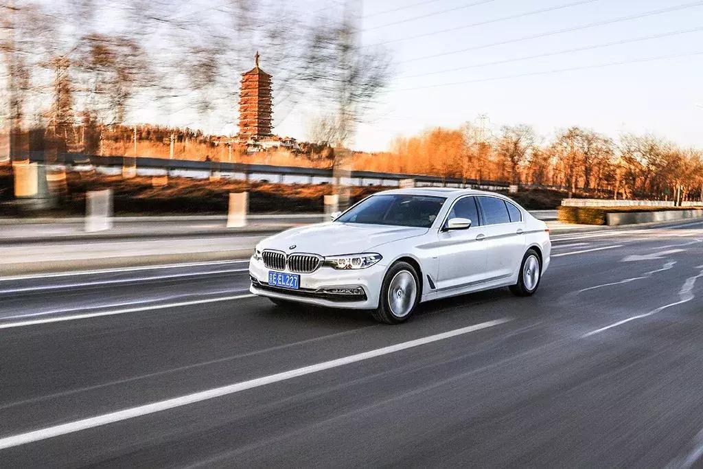 乘坐体验舒适的车,试驾全新宝马5系视频