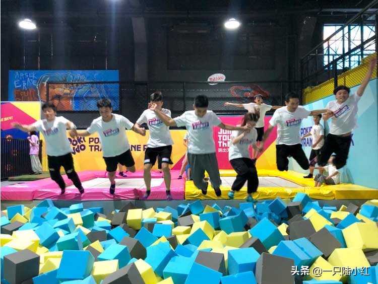 儿童乐园蹦床馆加盟,开一家蹦床公园需要什么手续