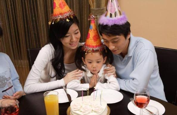 孩子过生日要不要往幼儿园送蛋糕,宝宝过生日往幼儿园送蛋糕吗