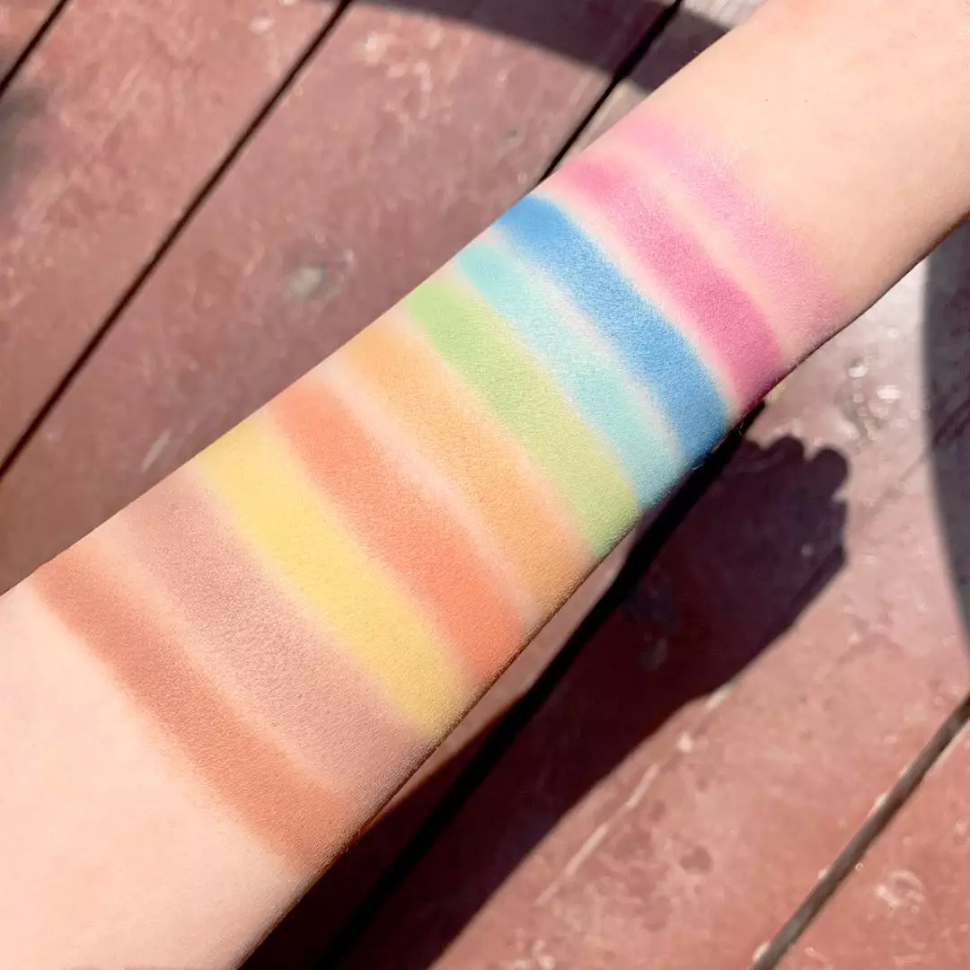 不用代购的平价产品有哪些,超高颜值的国货眼影盘