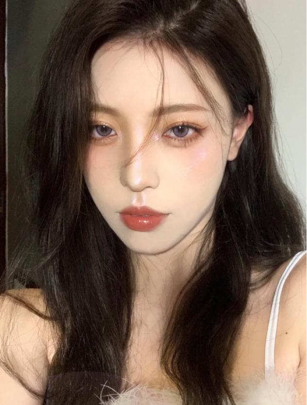 如何用腮红提升脸部线条显年轻,如何拥有迷人的腮红