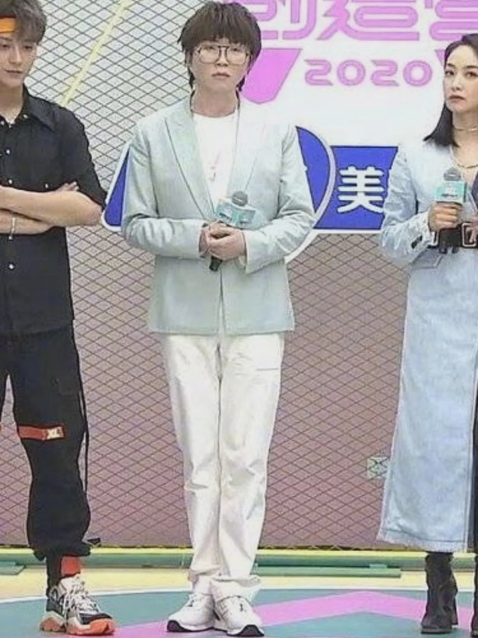 毛不易护士站姿,毛不易护士标准站姿