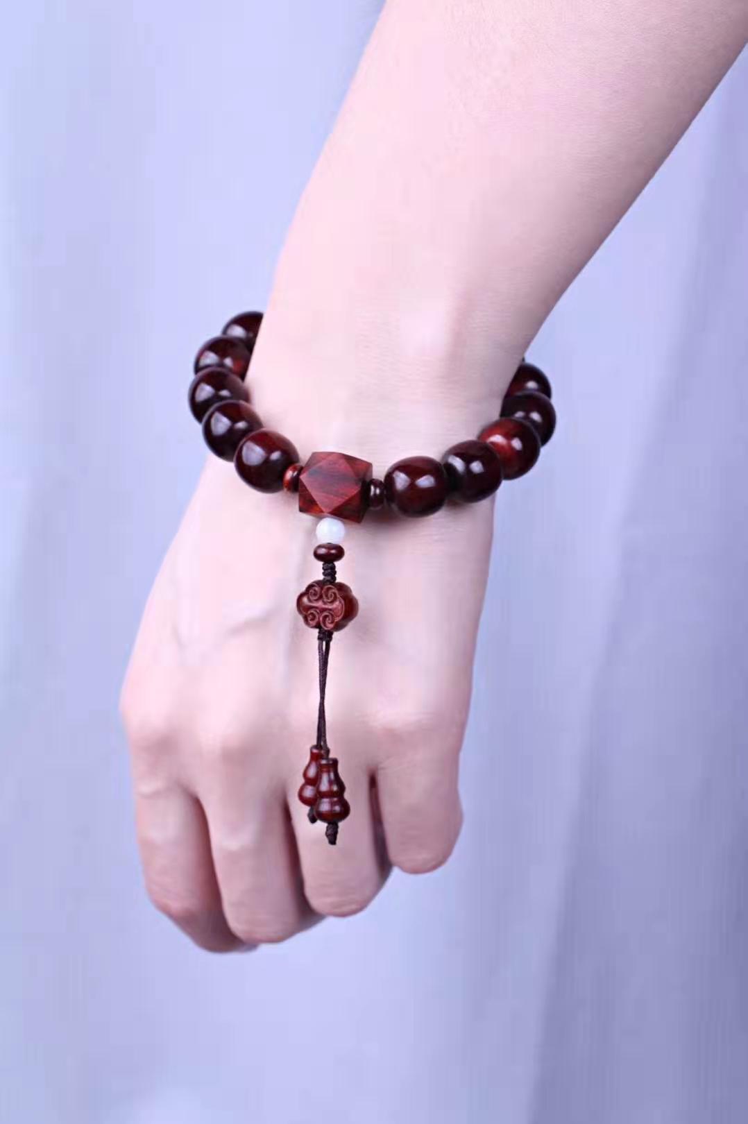 手串知识入门教程,什么样的金刚菩提手串才值得盘玩