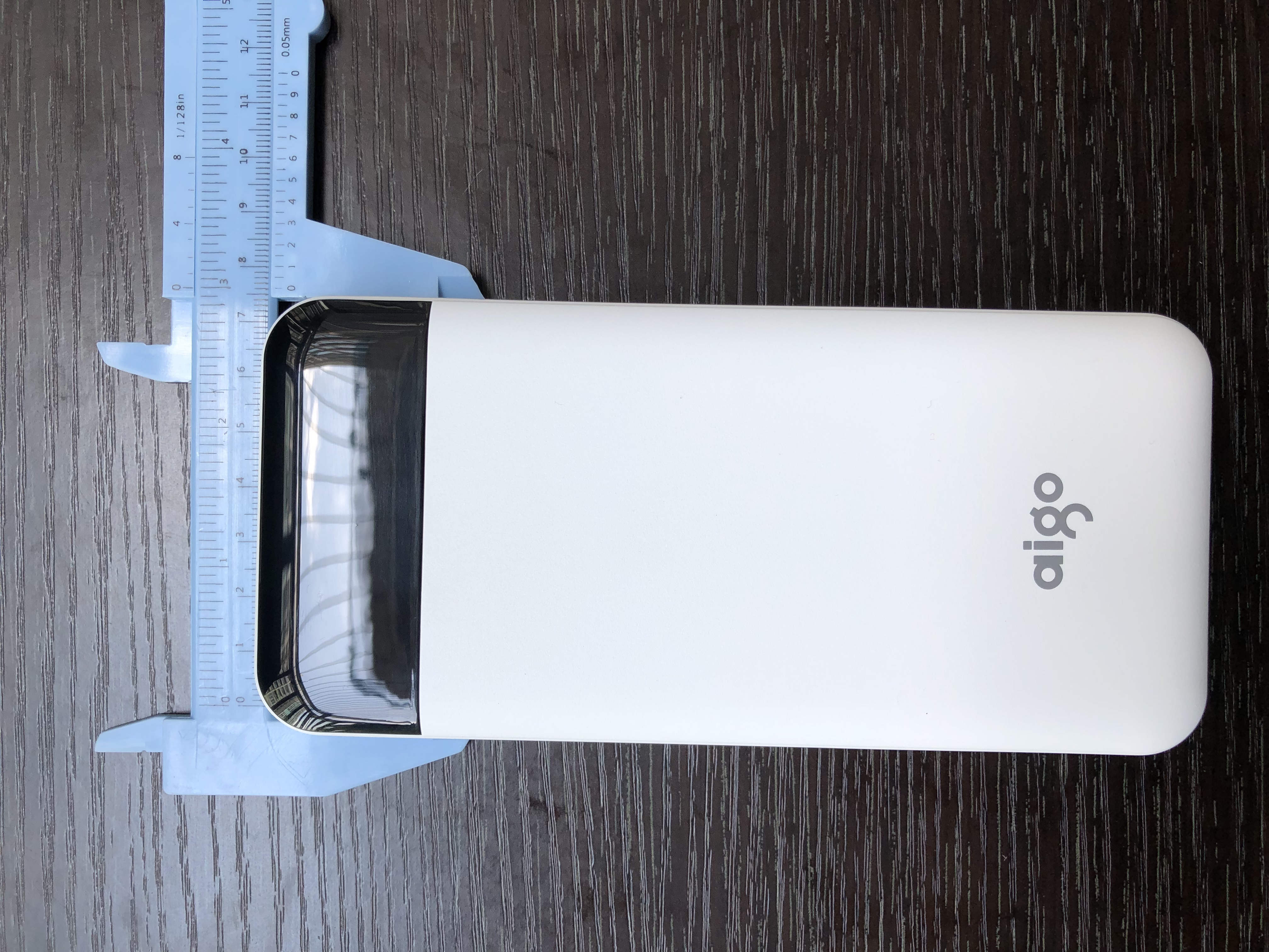 aigo爱国者e20000充电宝多少钱,爱国者aigo充电宝e10000