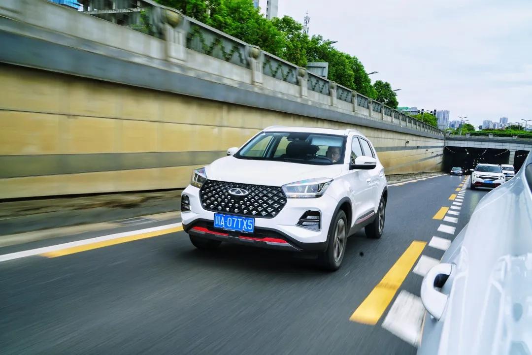 好开的小车奇瑞,瑞虎5x1.5l9速cvt路试