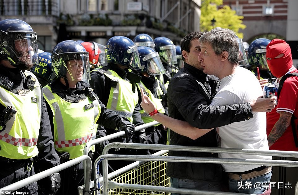 浼︽暒绉嶆棌楠氫贡浜嬩欢,鑻卞浗鐖嗗彂楠氫贡瀹炲綍瑙嗛