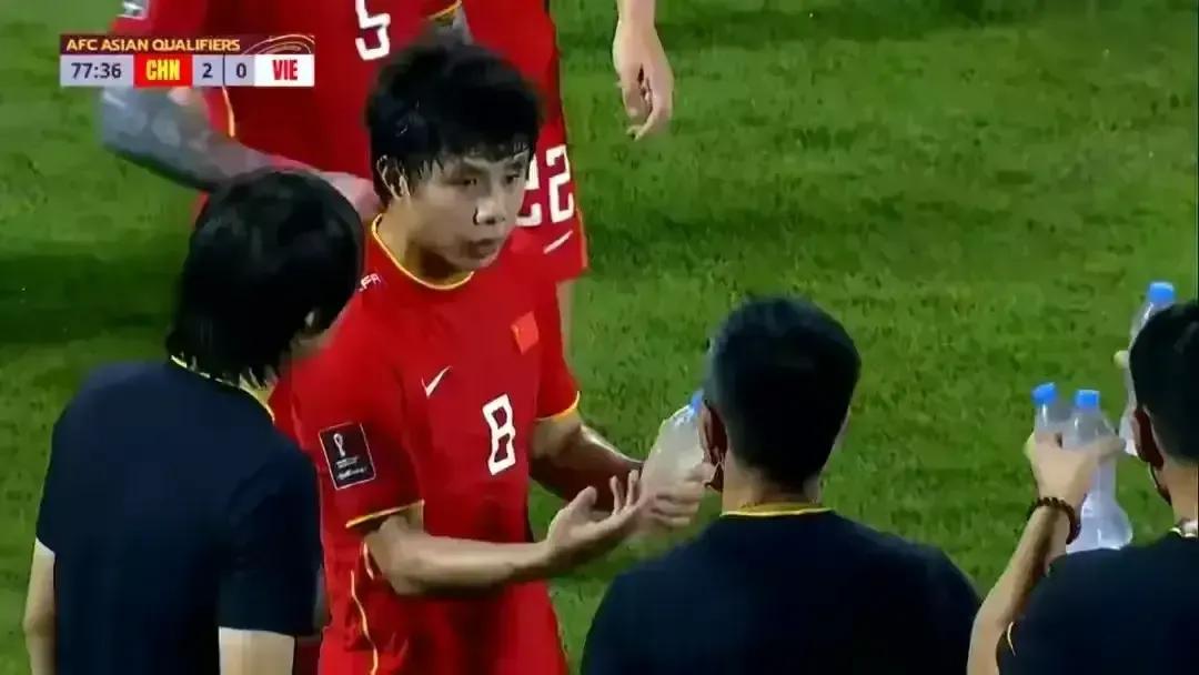 国足踢12强赛为什么不用归化球员,假如国足没有归化球员能赢吗