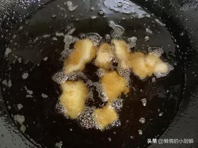 炸东西的黑油怎么处理变清,家里炸东西剩的油怎么处理变清