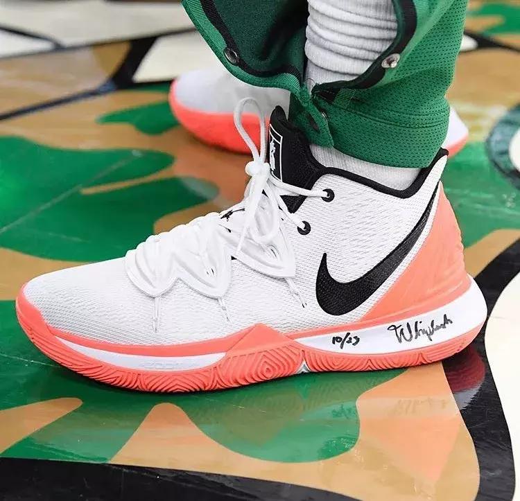 nba欧文5上脚图,nba今日上脚球鞋欧文6