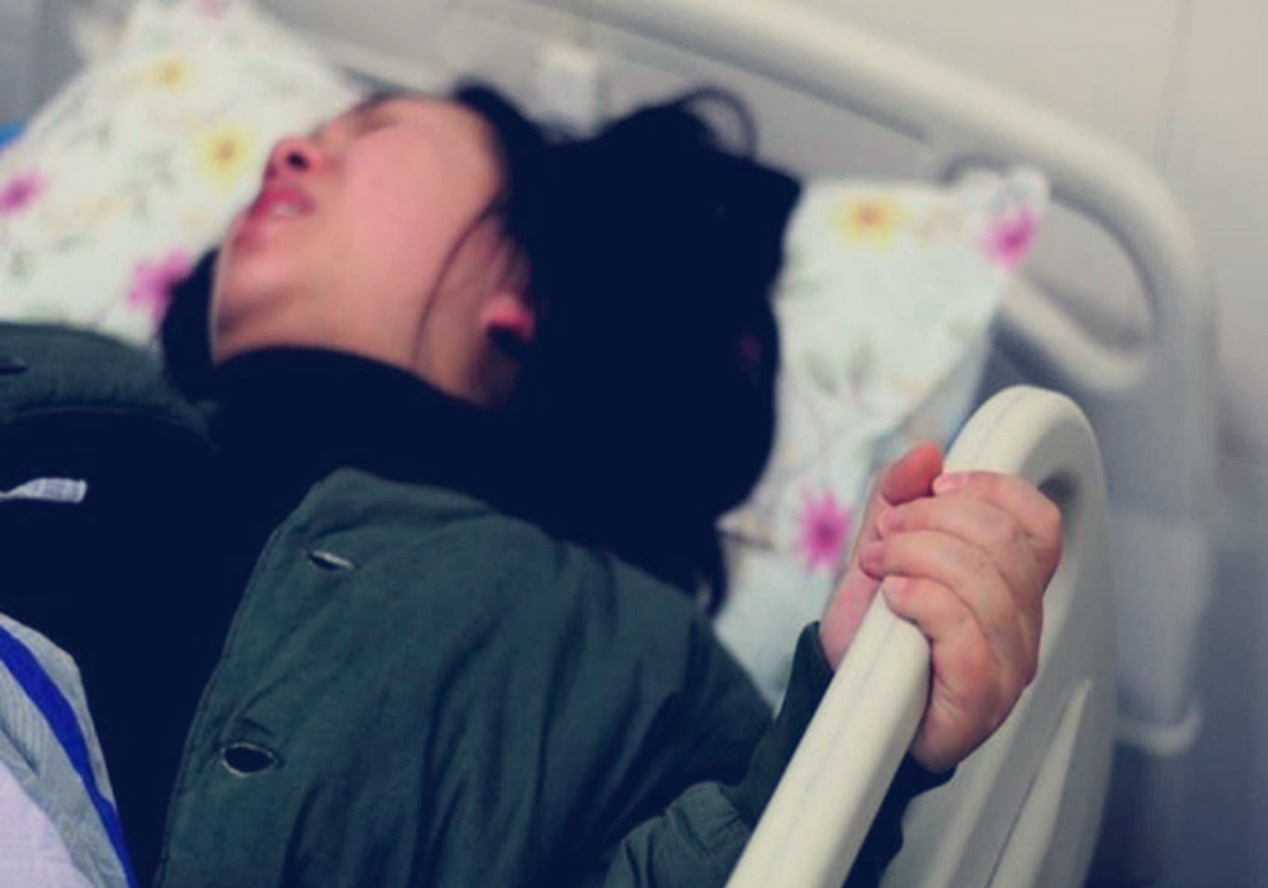 婴儿顺产被挤压的头型,顺产的时候宝宝被产道挤压了