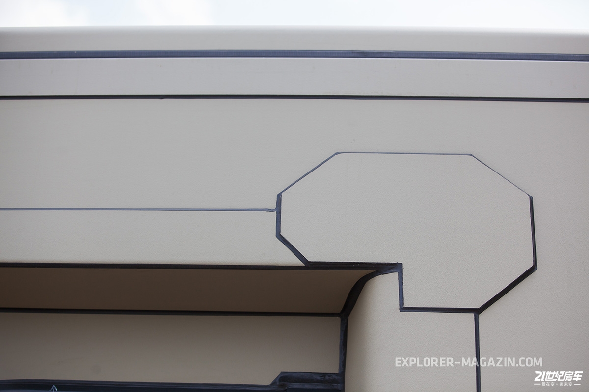 布雷诺奇霸天虎！全时四驱前后差速锁，硬汉都喜欢的房车