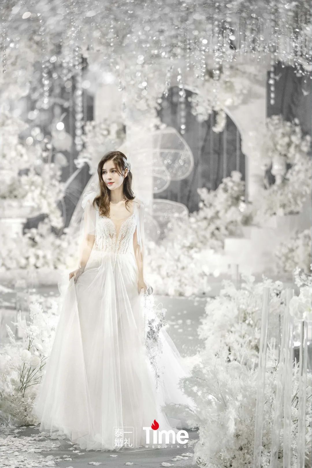 准新娘挑婚纱视频,教你选婚纱照