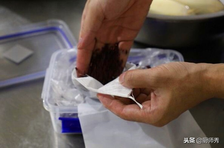 莲藕糯米做法,莲藕糯米丸子家常做法简单又好吃