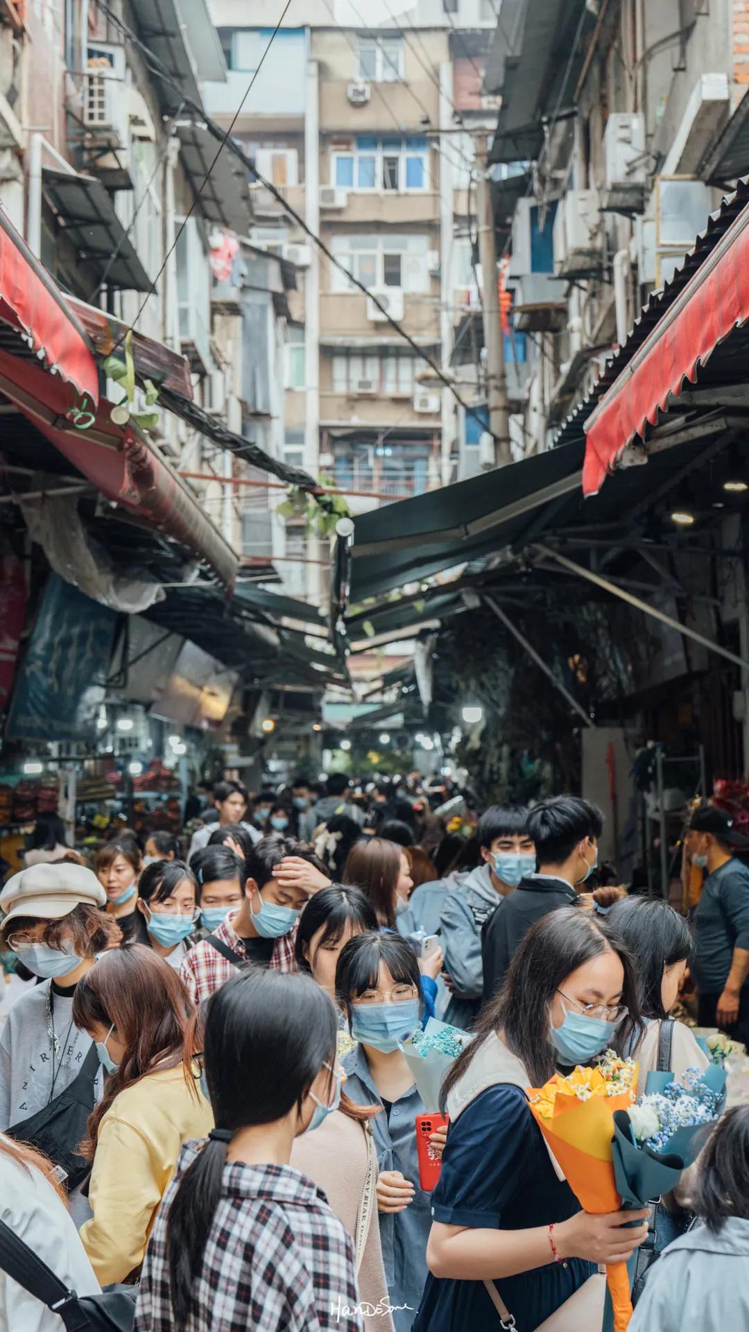 武汉地铁循礼门鲜花花市,武汉循礼门花市蓝色玫瑰