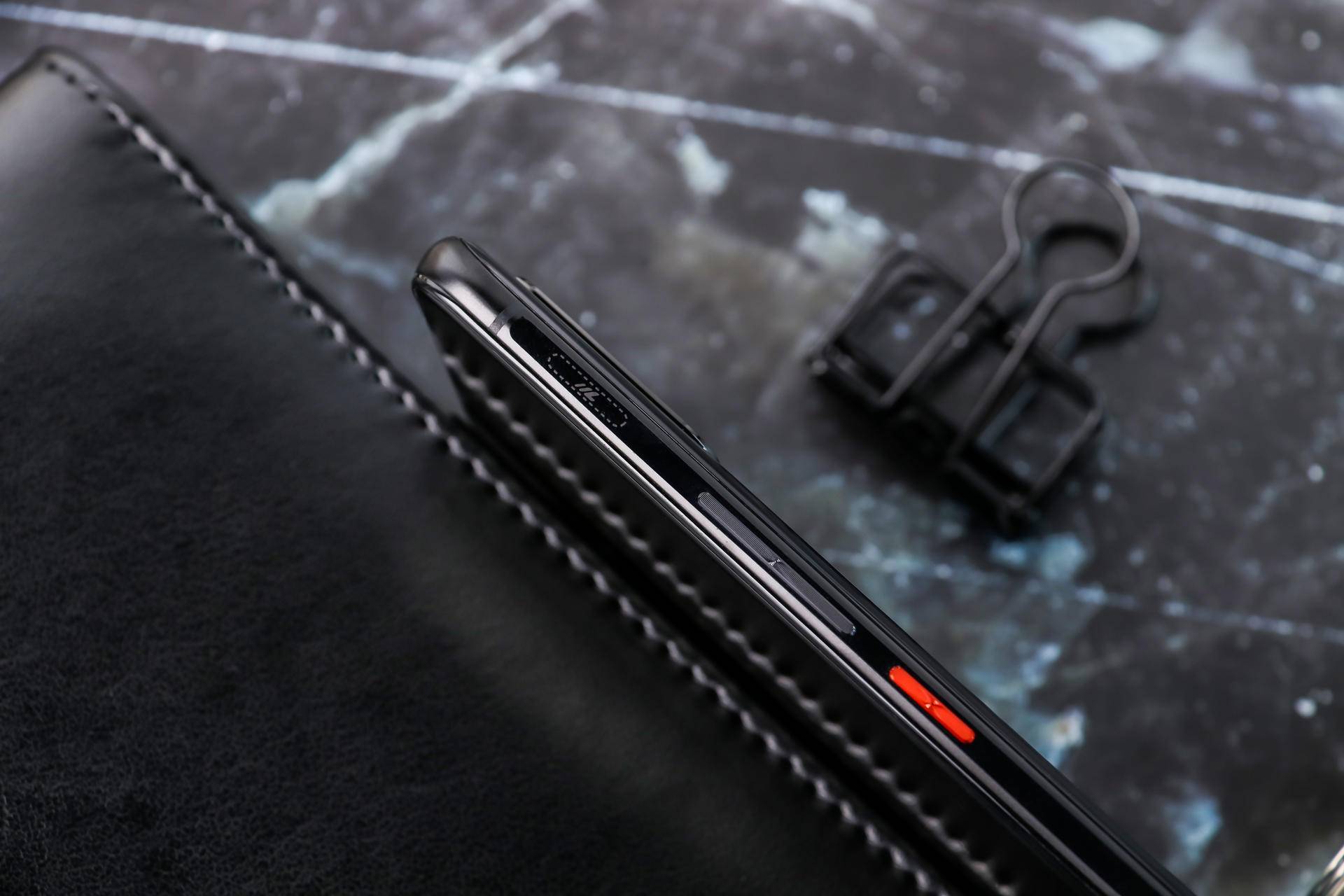 iqoo能买到全新原装屏幕嘛,iqooneo8pro用后感受