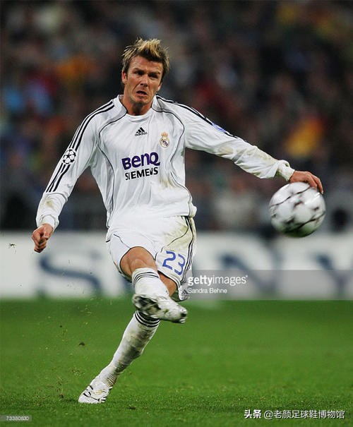 小贝当年多风光，三个儿子都穿德产定制鞋，球鞋广告动用百兽之王