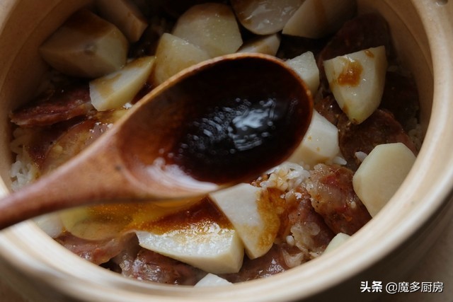 煲仔饭为什么比平常饭店好吃,在家最简单煲仔饭制作方法