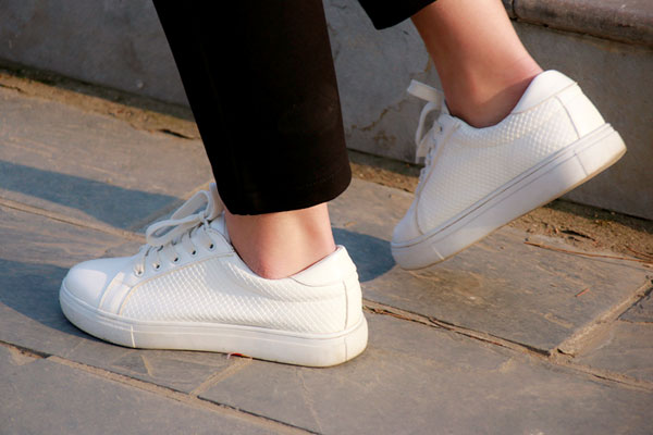 修脚神器去死皮磨脚刮脚后跟老茧,脚后跟死皮又厚又硬教你一招