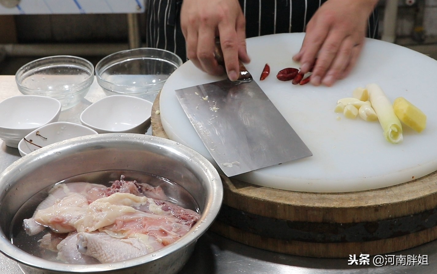 鸡肉怎么炒不柴简单又好吃,怎么炒鸡肉不腥又嫩视频