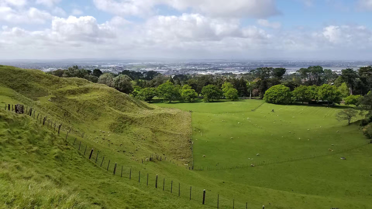 鍑壒姹夊涓缃戠珯,鍑壒姹夊瀛︽牎瀛﹁垂