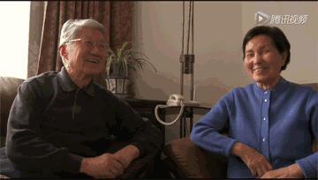 90岁夫妇恋爱日常，诠释了“与子偕老”：我忘了全世界，但记得你