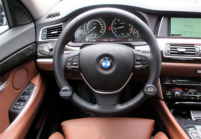 汽车上的装饰品安全吗,汽车装饰有哪些危险