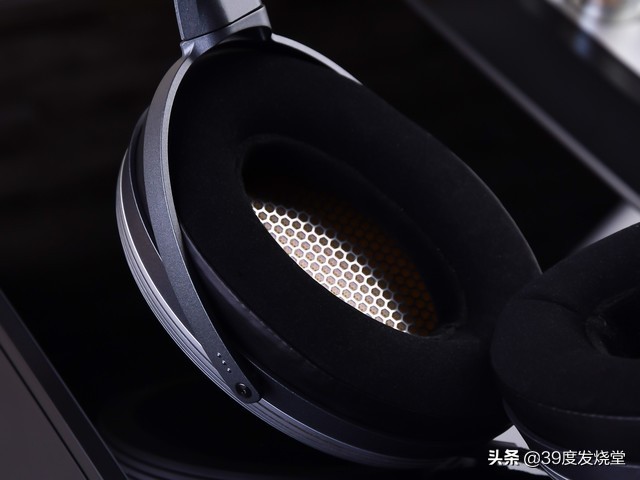 森海塞尔和奥菲斯耳机哪个好,森海塞尔耳机一代和二代外观区别