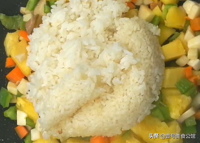 菠萝怎么吃最好吃又简单,菠萝有哪些吃法简单好吃