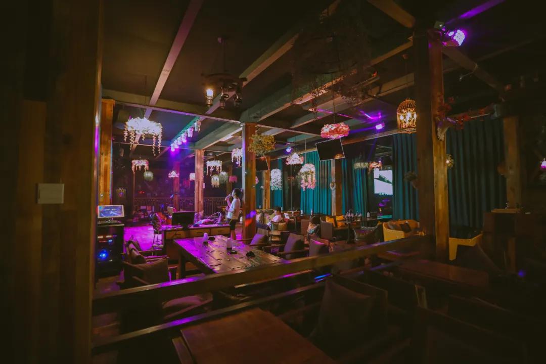 住进超梦幻玻璃星球，体验“全国最有文化特色必睡民宿”，还有网红露营地等你来！