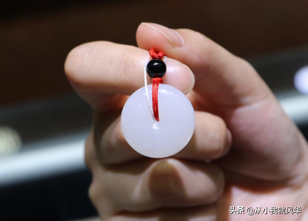 五一国际劳动节，我向您介绍一款玉器