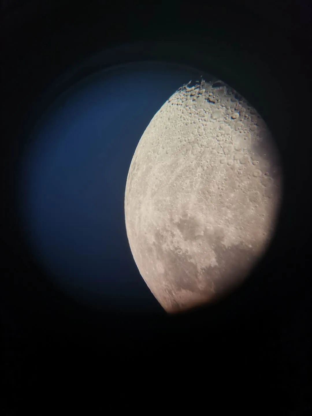 最强天文望远镜观月球效果,牛人自制8亿公里望远镜