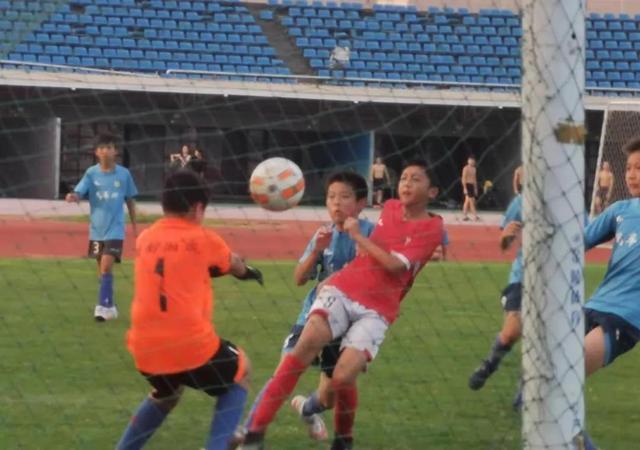 连播不分先后“一顿乱播”湘铝学校足球队?