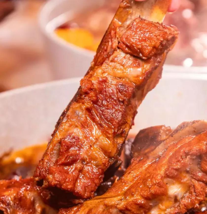 骨大炮·手撕大骨，文火慢熬、无拘无束、啃个痛快