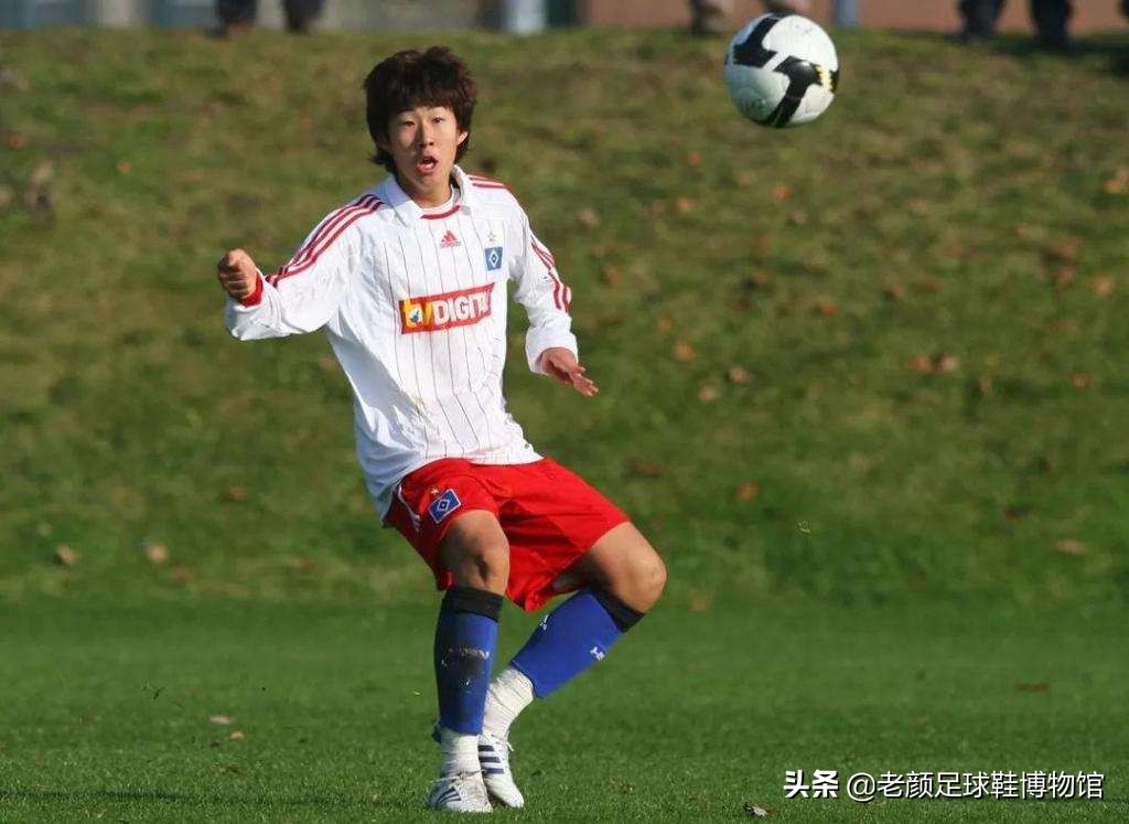 亚洲球王恶意蹬踏染红，除禁赛难逃父亲责罚，因为人性比足球重要