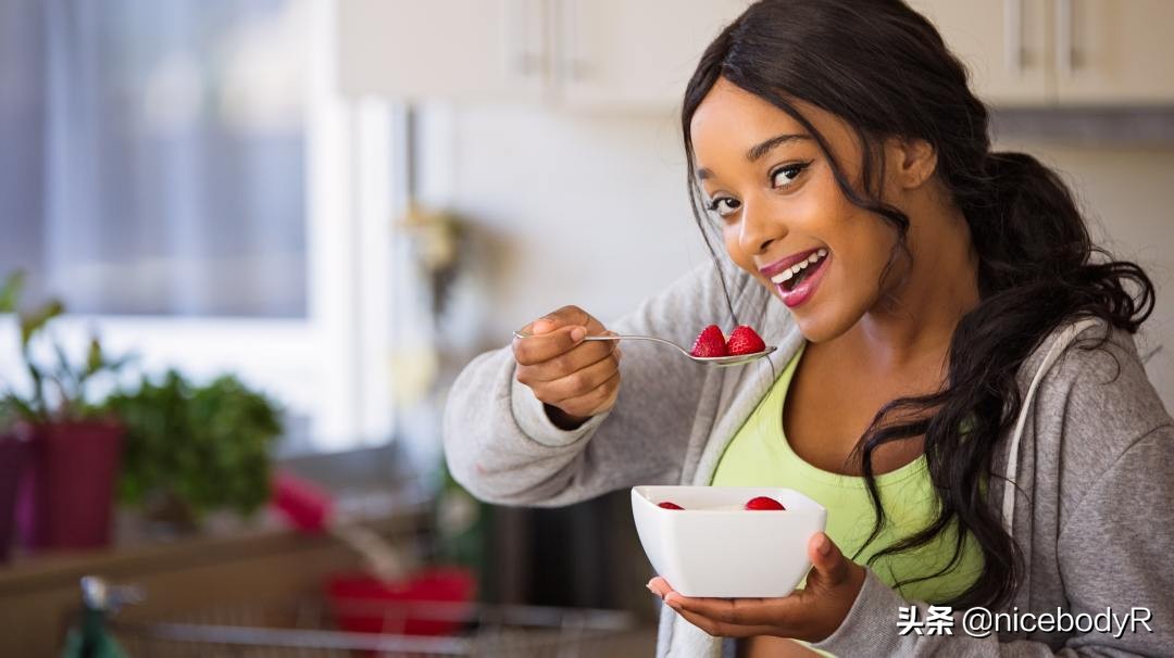 锻炼蛋白粉什么时间喝效果最好,如何知道健身自己喝蛋白粉有效果