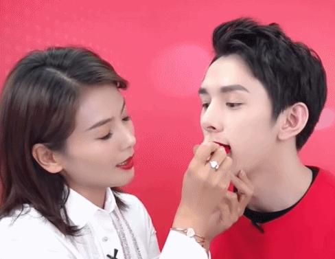 人红是非多李湘直播卖货惹争议,谢霆锋王菲张柏芝李湘王祖蓝