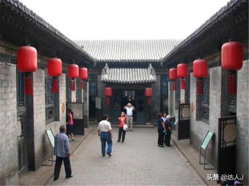 跟着小天才继续出门采购,跟着小天玩游戏