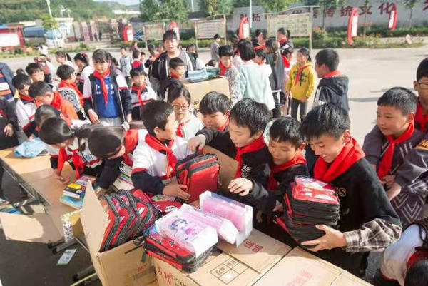 中原消费金融携手慈善基金联合检察机关共护未来,助力乡村振兴