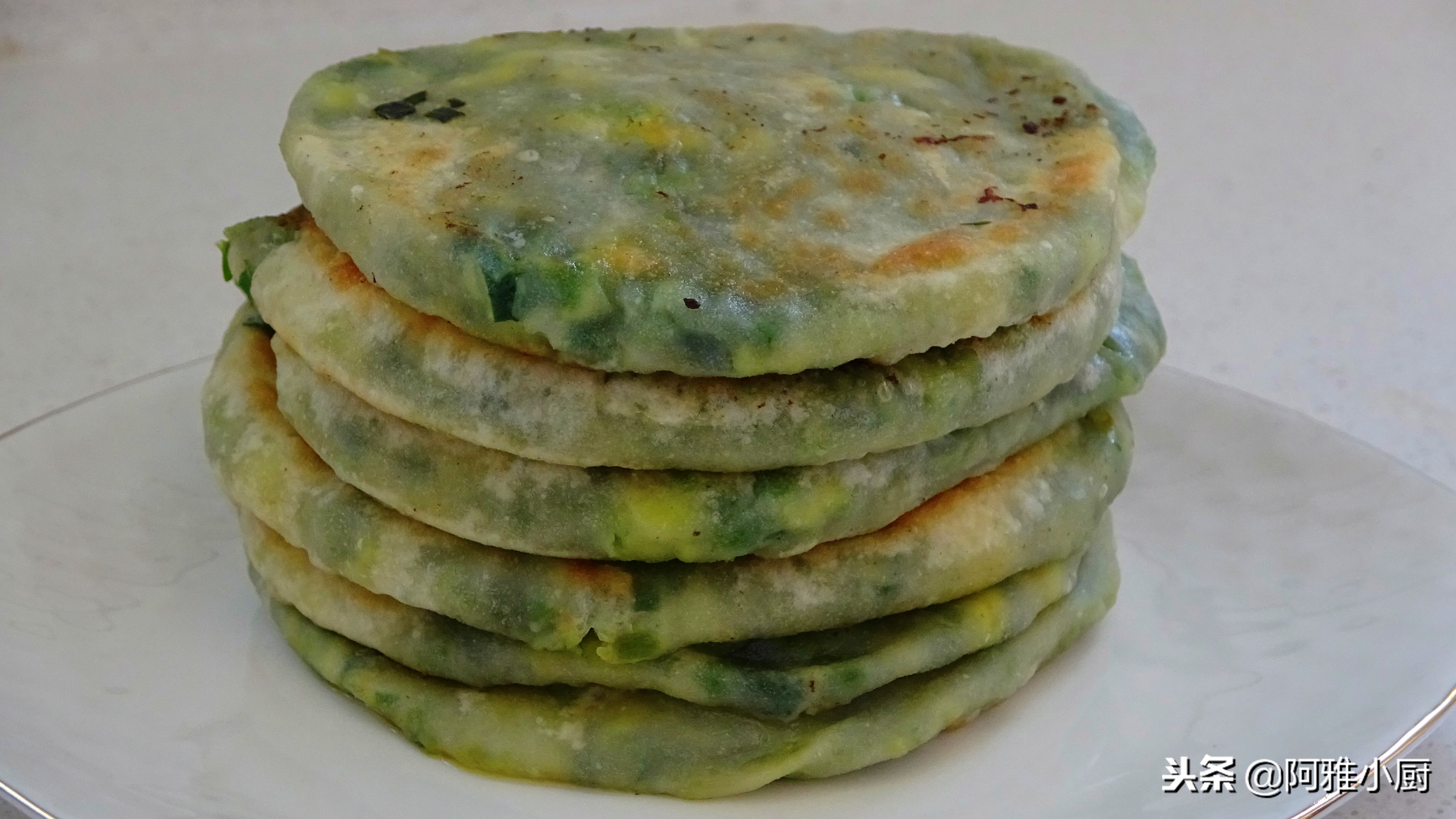 把馅饼做的皮薄如纸，这一步很重要，做法简单，凉了不硬