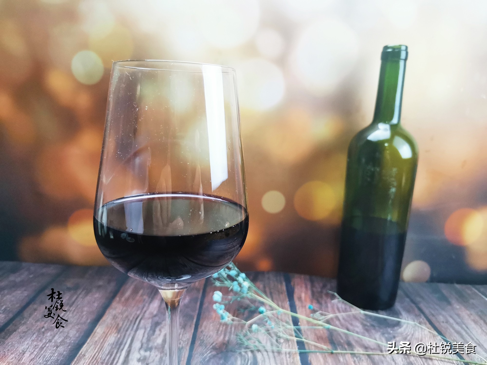 喝红酒的礼仪规范图片,喝红酒的礼仪规范是什么