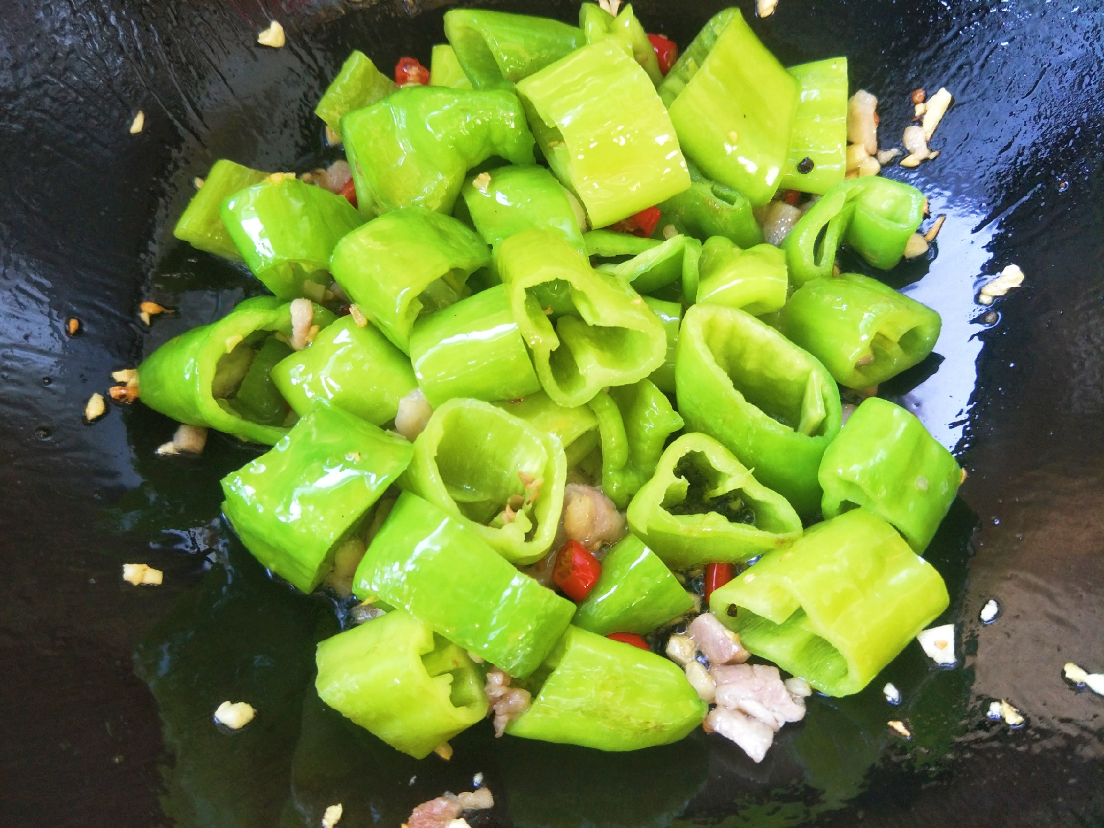 炒辣椒里加什么更好吃,怎么把辣椒炒出辣味