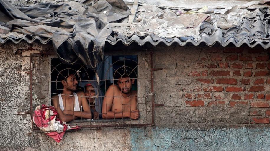 瞒不住了！这个国家感染人数可能破5亿！上千万人或丧命！