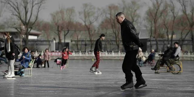 在家门口的商场里，看世界级冰上运动直播比赛