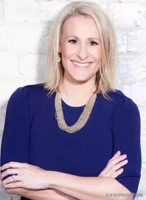 拍人像身体上的光不均匀,拍人像摆姿势大忌