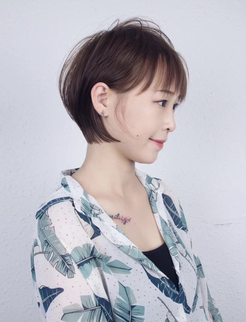 碎刘海的短发发型最新,不是一刀切的短发发型推荐