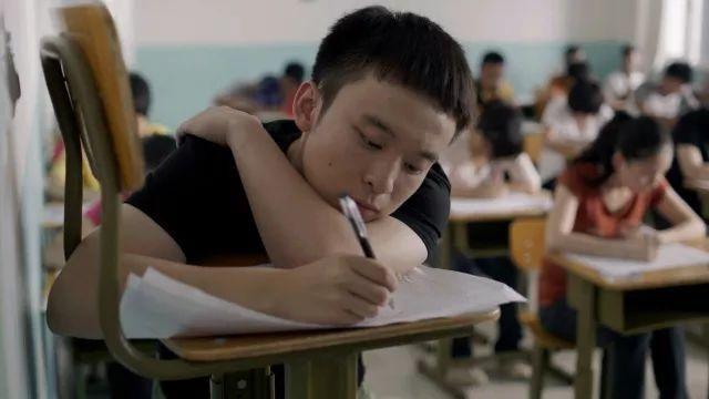 孩子总爱抄别人作业怎么办,孩子老是抄作业要找家教看着吗