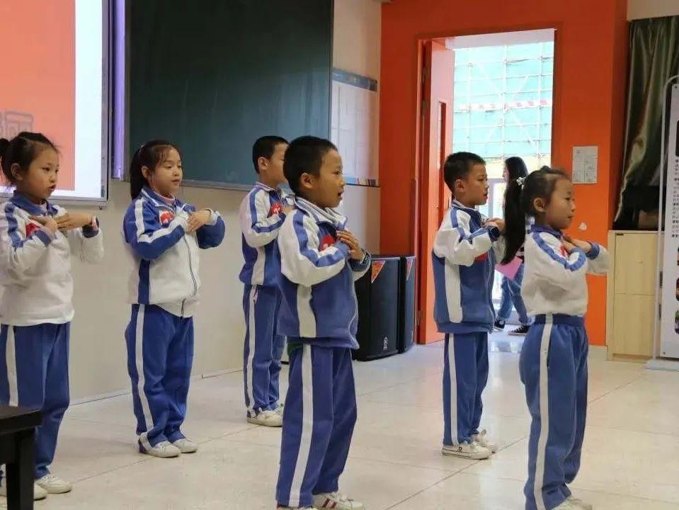 聚四海英才之荟萃，光明这所高标准学校正在崛起